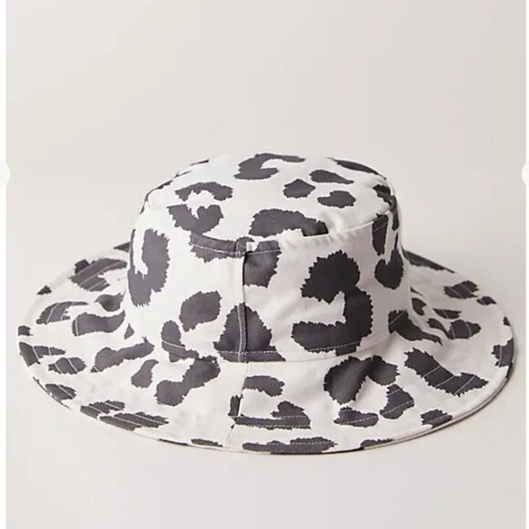 NWT Free People x WeekNDR Leopard Bucket Hat in B&W main image 4
